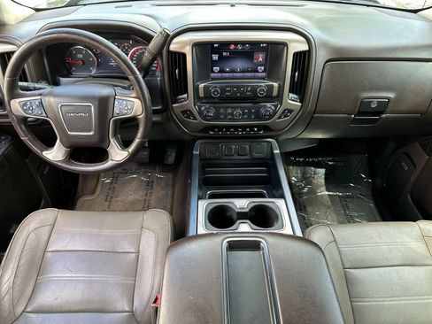Used 2015 GMC Sierra 2500 Denali w/ Duramax Plus Package RWD image 12