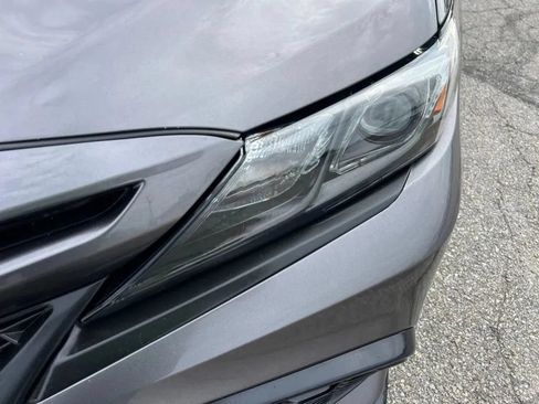 Used 2021 Toyota Camry SE w/ Convenience Package FWD image 32