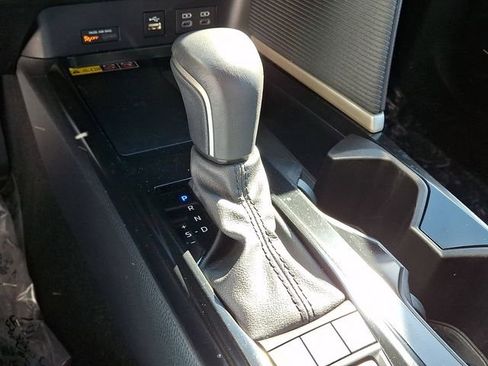 Certified 2025 Toyota Camry SE image 16