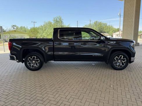 New 2026 GMC Sierra 1500 SLE image 10
