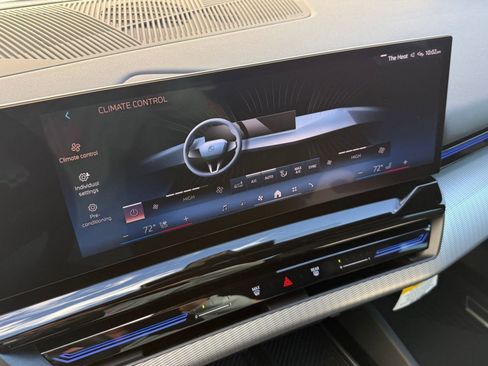 Used 2025 BMW 530i 530i w/ M Sport Package image 28