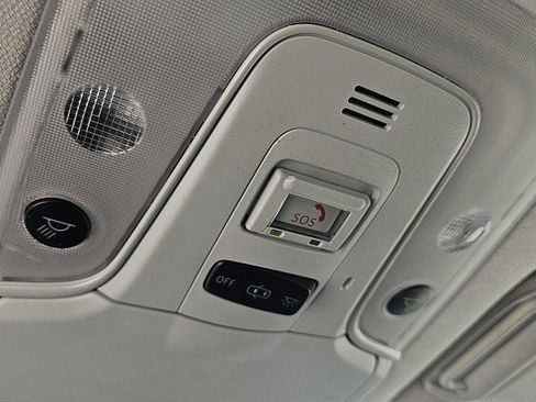 Used 2021 Toyota Prius Prime LE w/ Carpet Mat Package (TMS) image 15