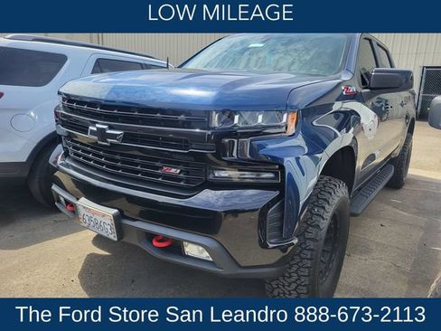Used 2021 Chevrolet Silverado 1500 LT Trail Boss w/ Convenience Package II AWD/4WD image 3