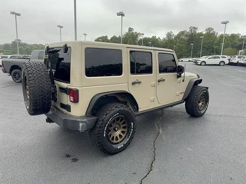Used 2016 Jeep Wrangler Unlimited Rubicon w/ Connectivity Group AWD/4WD image 6