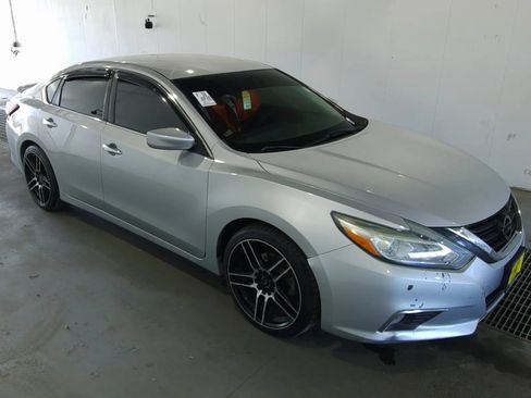 Used 2018 Nissan Altima 2.5 S w/ S Convenience Package FWD image 1