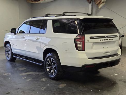 Used 2021 Chevrolet Suburban Z71 w/ Luxury Package AWD/4WD image 2