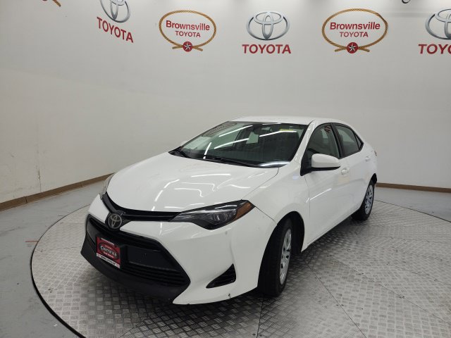 Used 2017 Toyota Corolla LE FWD image 2