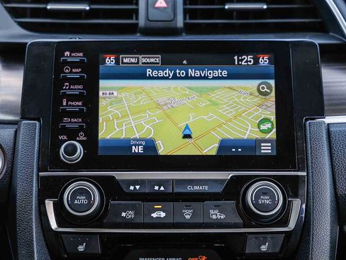 Used 2019 Honda Civic Touring image 17