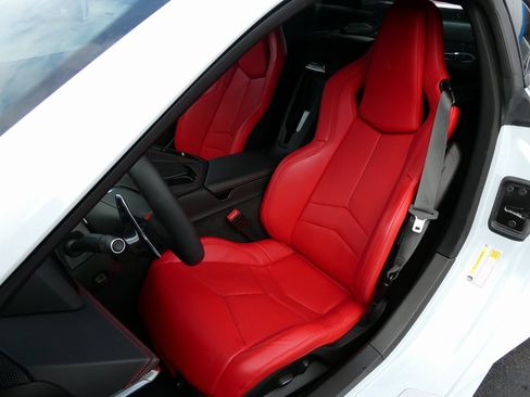 Certified 2023 Chevrolet Corvette Stingray Coupe w/ Chrome Exterior Badge Package image 18