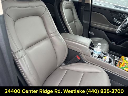Used 2023 Lincoln Corsair FWD image 4