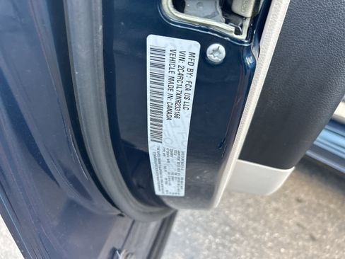 Used 2022 Chrysler Pacifica Touring-L image 47