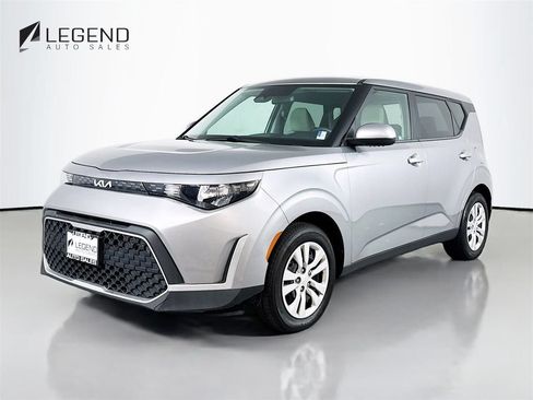 Used 2023 Kia Soul LX FWD image 1