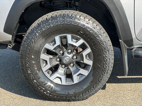 Certified 2021 Toyota Tacoma TRD Off-Road w/ Technology Package AWD/4WD image 29