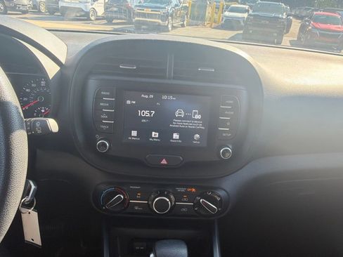 Used 2021 Kia Soul LX FWD image 12