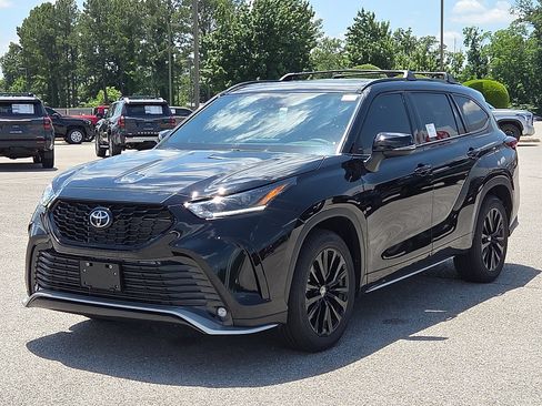 New 2026 Toyota Highlander XSE AWD/4WD image 2