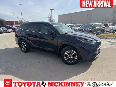 Used 2023 Toyota Highlander XLE image 1