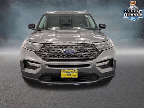 Used 2023 Ford Explorer XLT w/ Equipment Group 202A AWD/4WD image 2