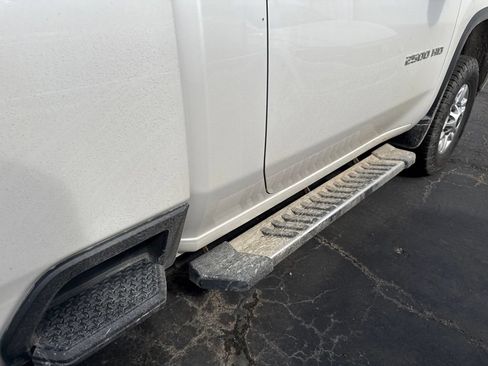 Used 2024 Chevrolet Silverado 2500 LT AWD/4WD image 24