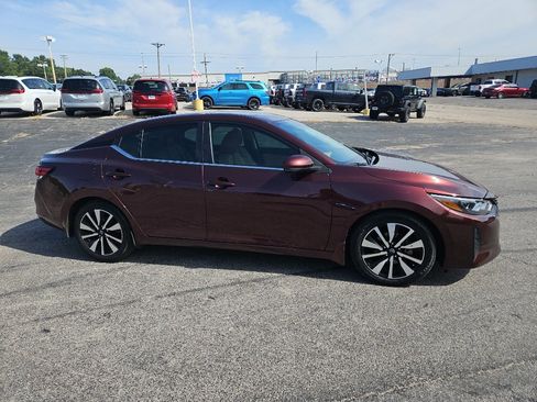 Used 2024 Nissan Sentra SV w/ SV Premium Package FWD image 3