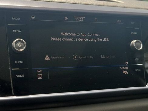 Used 2023 Volkswagen Taos SE w/ Panoramic Sunroof Package FWD image 22