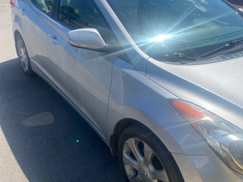 Used 2013 Hyundai Elantra Limited w/ Technology Pkg FWD image 2
