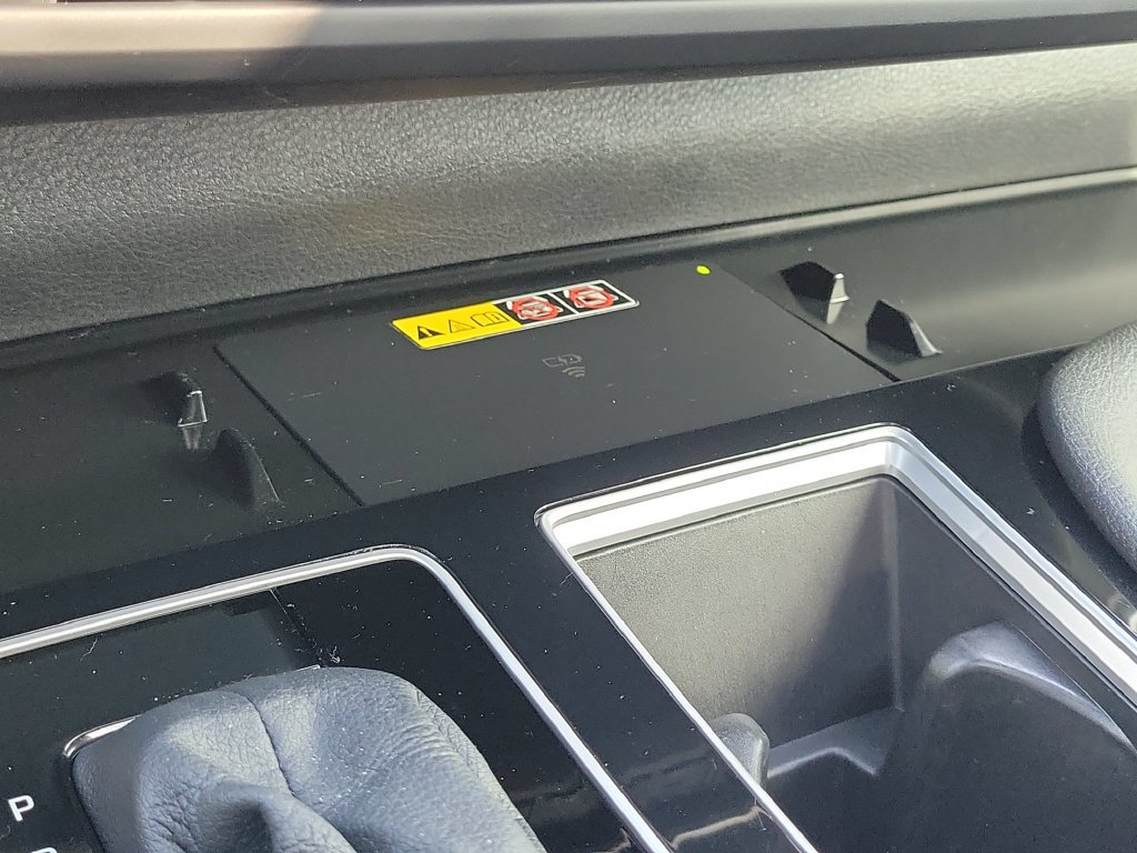 Used 2025 Toyota Sienna Limited FWD image 18