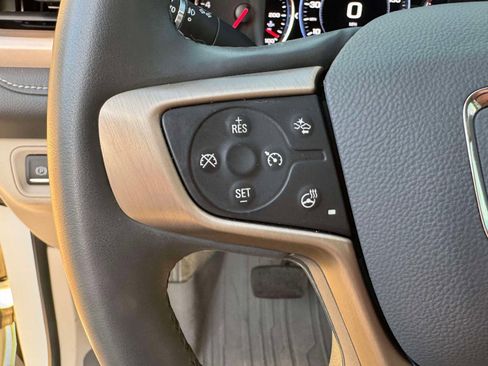 Used 2023 GMC Acadia Denali w/ Denali Technology Package image 32