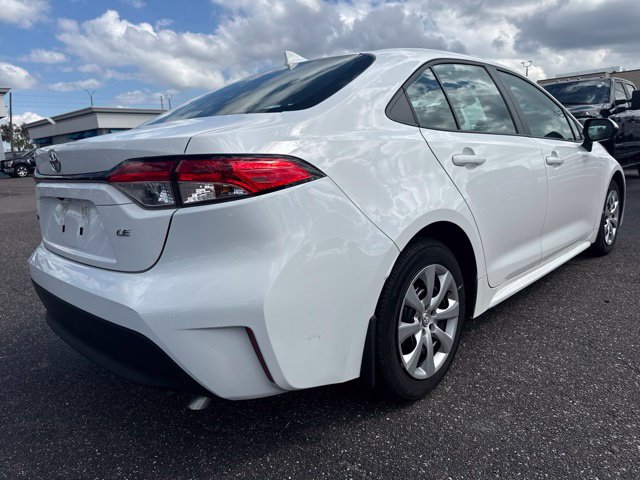 Used 2025 Toyota Corolla LE FWD image 5