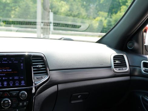 Used 2019 Jeep Grand Cherokee Altitude AWD/4WD image 67