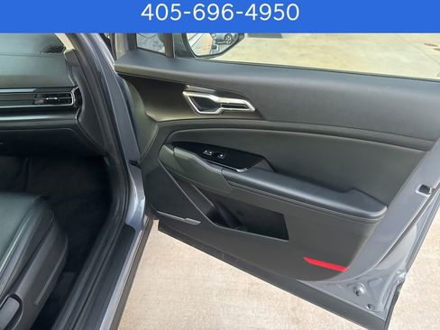 Used 2023 Kia Sportage EX image 23