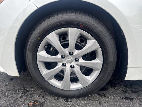 Used 2025 Toyota Corolla LE FWD image 24