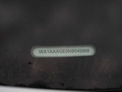 Used 2022 Audi e-tron Premium w/ Convenience Plus Package image 31