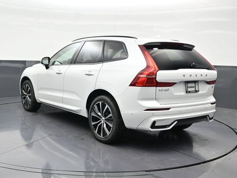 Used 2023 Volvo XC60 B5 Plus image 3