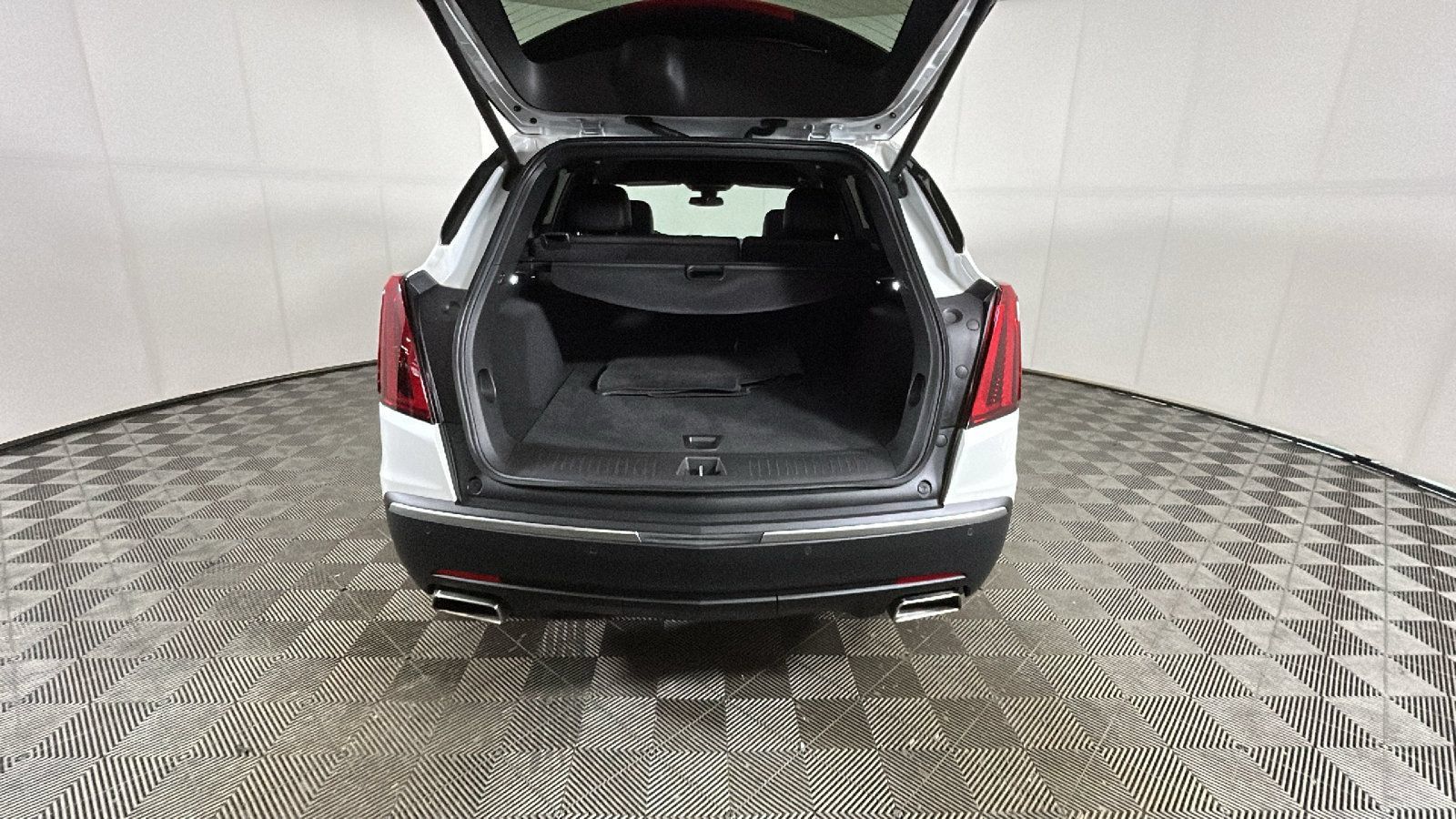 Used 2022 Cadillac XT5 Luxury AWD/4WD image 31