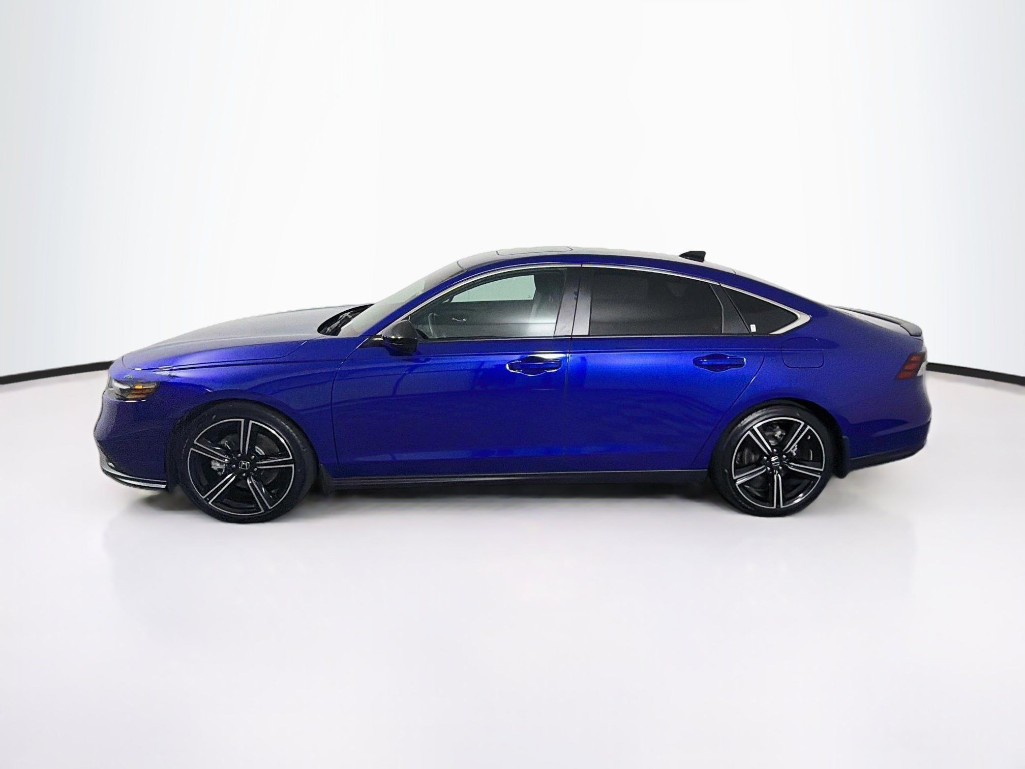 Used 2025 Honda Accord Sport image 4