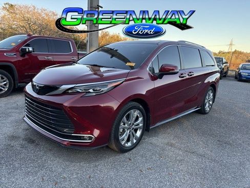 Used 2024 Toyota Sienna Platinum image 1