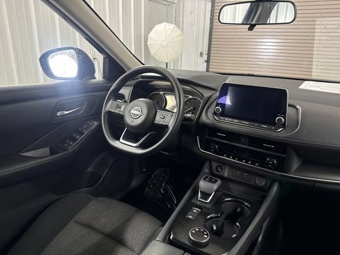 Used 2024 Nissan Rogue SV AWD/4WD image 19