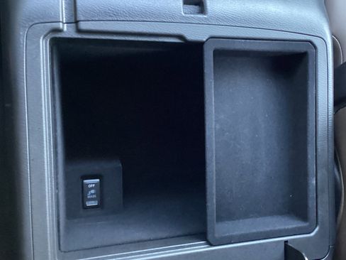 Used 2024 Nissan Armada Platinum w/ Captain's Chairs Package image 45