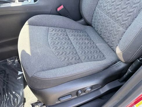 Used 2023 Chevrolet Equinox LT FWD image 9