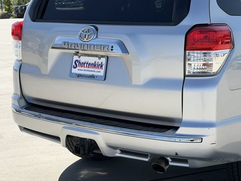 Used 2010 Toyota 4Runner Limited AWD/4WD image 6
