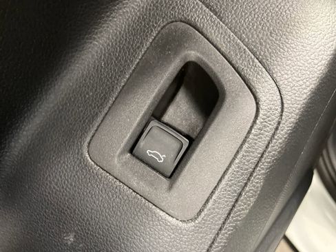 Used 2023 Volkswagen Atlas Cross Sport SEL Premium R-Line image 15