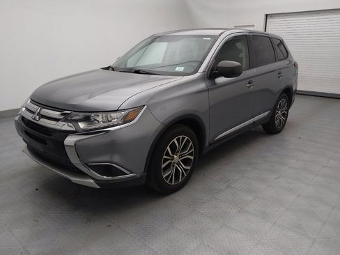 Used 2018 Mitsubishi Outlander SE image 15