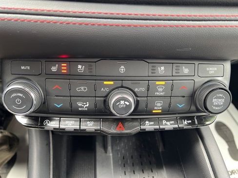 Certified 2025 Dodge Durango GT image 30