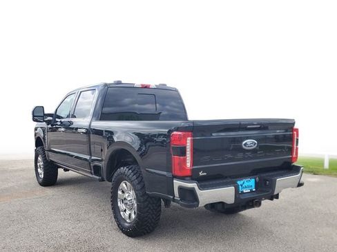 Used 2024 Ford F250 Lariat w/ Lariat Ultimate Package AWD/4WD image 3