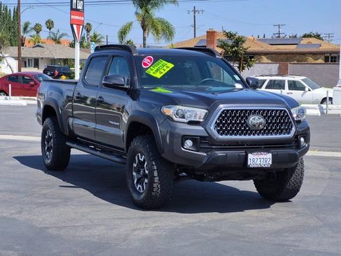 Used 2019 Toyota Tacoma TRD Off-Road AWD/4WD image 3