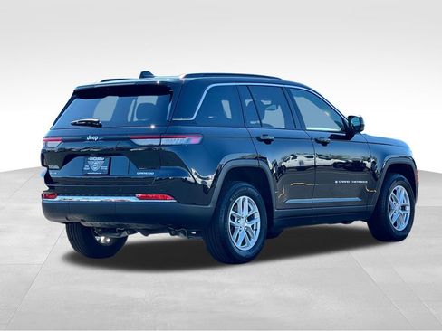 Used 2024 Jeep Grand Cherokee Laredo X AWD/4WD image 7