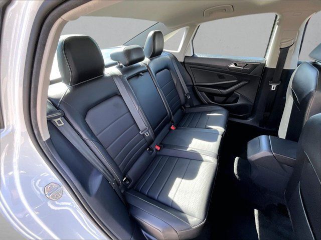 Used 2023 Volkswagen Jetta SE FWD image 26