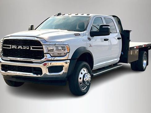 New 2024 RAM 5500 Tradesman w/ Chrome Appearance Group AWD/4WD image 3