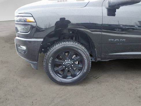 Used 2025 RAM 3500 Laramie AWD/4WD image 10