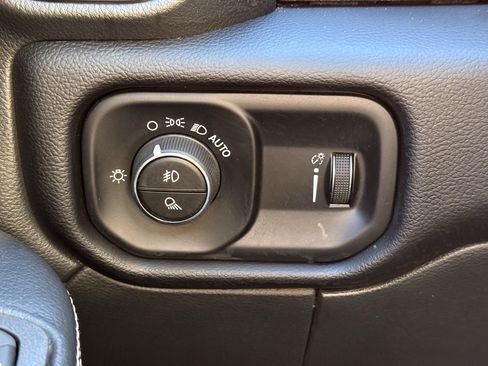 Used 2025 RAM 2500 Lone Star image 24